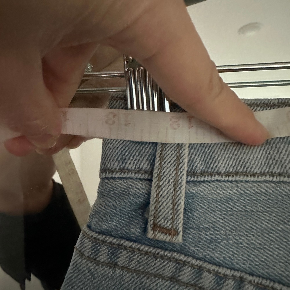 NWT Reformation Dawson Relaxed Jean Skye Destroyed Light Wash Denim Jeans 25 - Picture 9 of 10